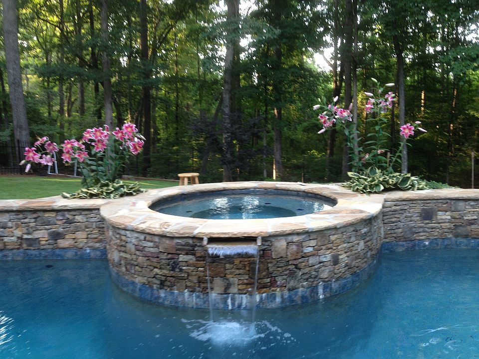 2nd image of 100 Blakewood Dr