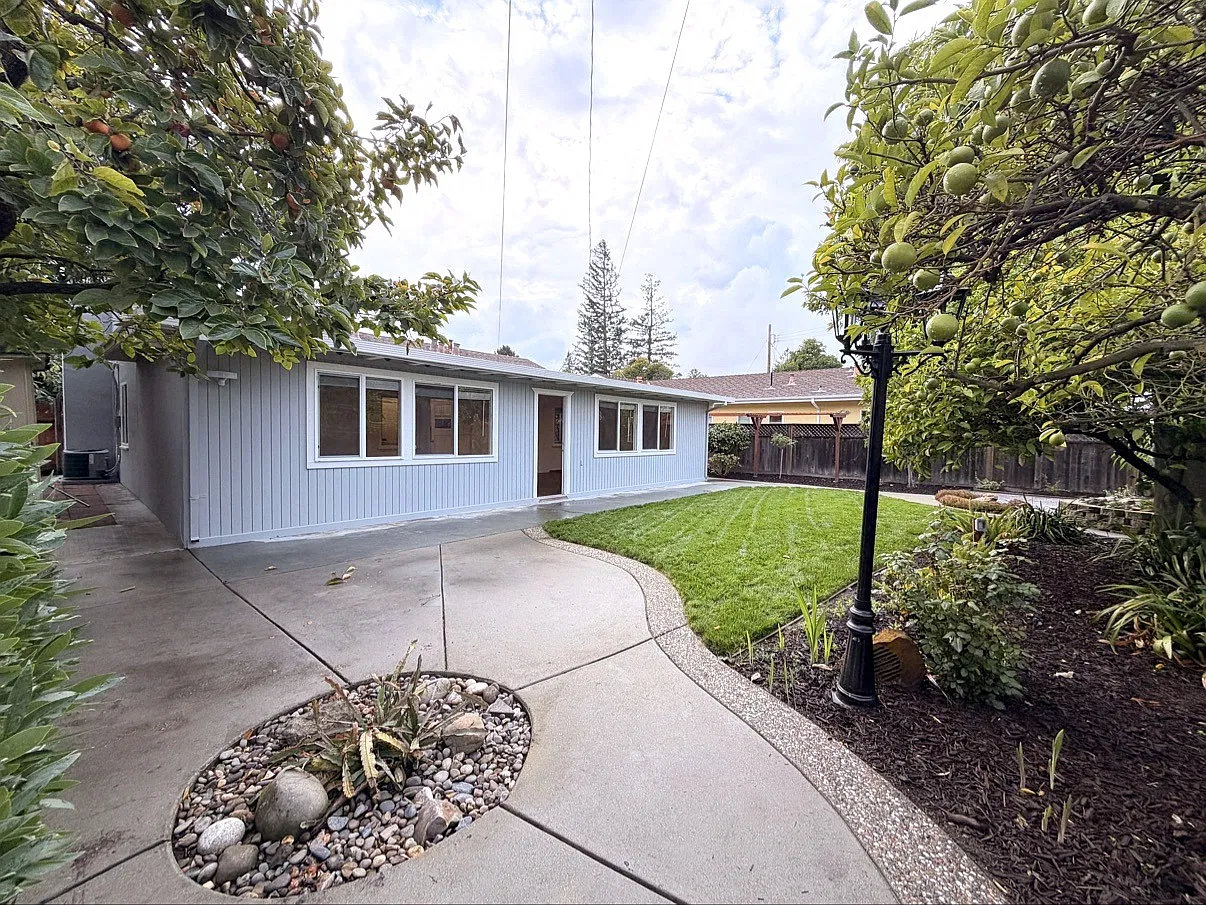 3 bed, 1094 sqft, $6,000 — Photo 4