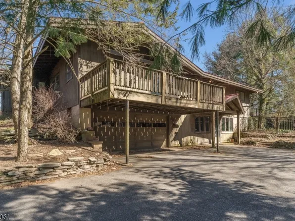 11 Hillside Dr, Clinton Twp., NJ 08801