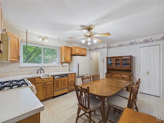 4th image of 1560 Starling Dr