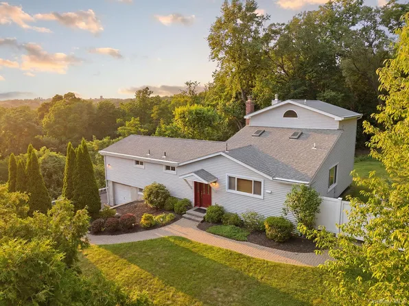 946 Barberry Road, Yorktown Heights, NY 10598