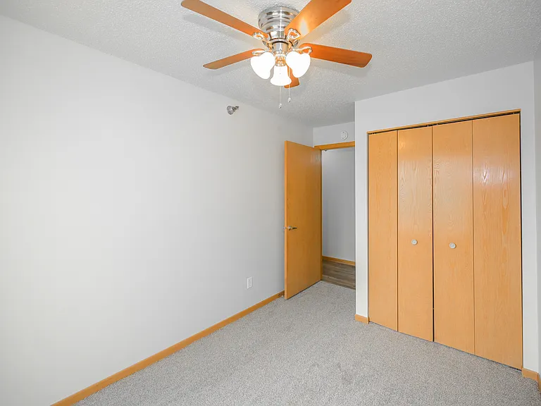 Oak Hills Manor — Photo 12