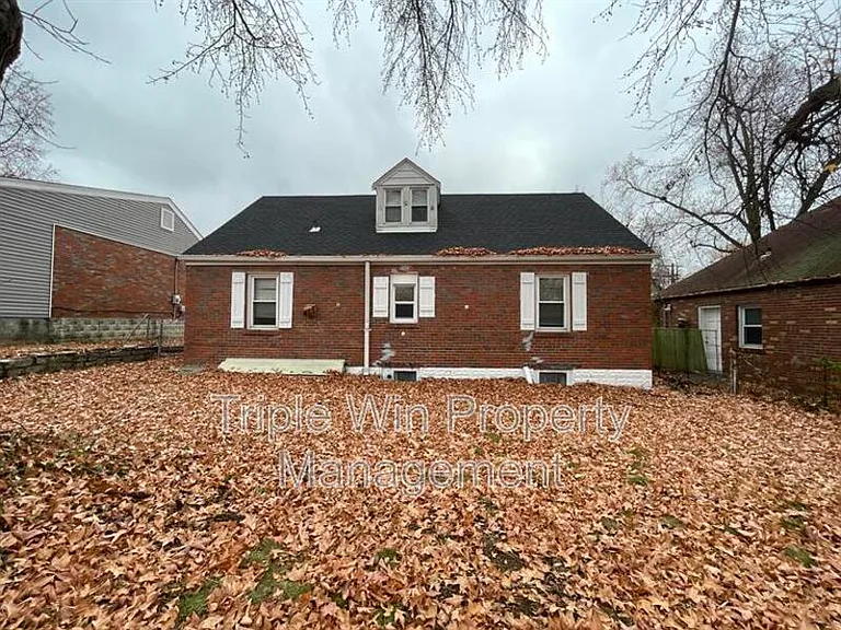 802 Rowles Ave — Photo 5
