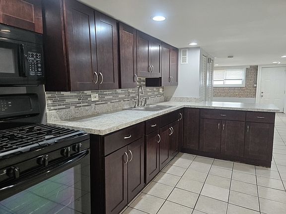 5th image of 1935 N Leamington Ave #1
