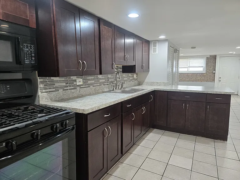 1935 N Leamington Ave #1 — Photo 5