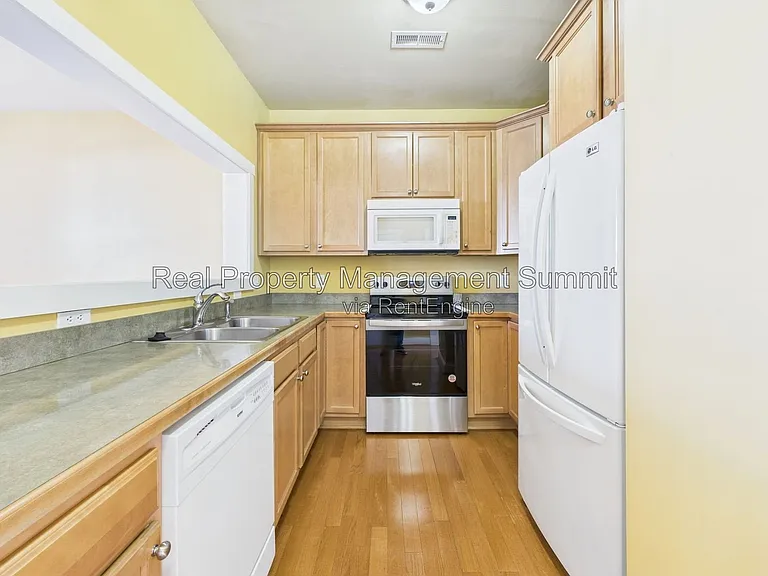 350 Marquette Ct — Photo 5