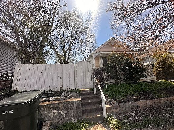 2nd image of 4330 Beck Ave