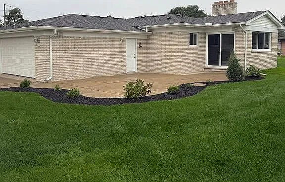 3 bed, 1720 sqft, $2,895 — Photo 2
