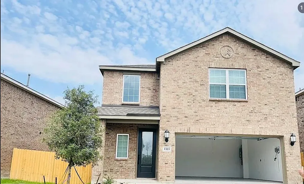 3 bed, 1627 sqft, $2,250 — Photo 1