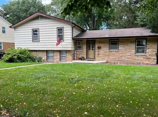 732 N Dryden Ave, Arlington Heights, IL 60004