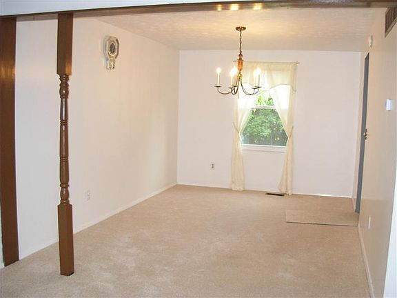 3rd image of 1371 Longacre Dr