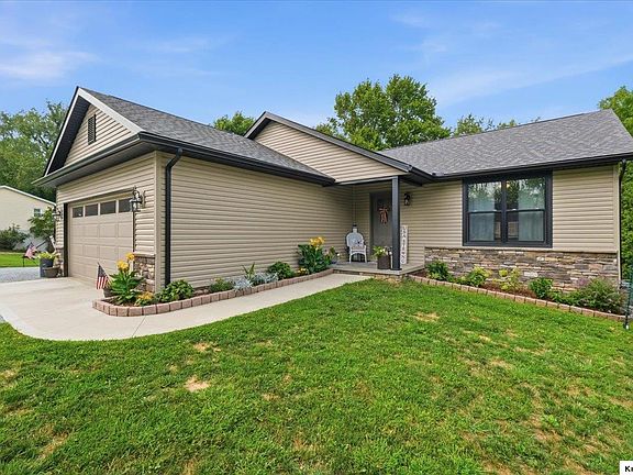 2nd image of 148 Jonathon Dr