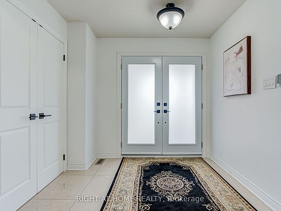 2nd image of 123 Lamp Cres