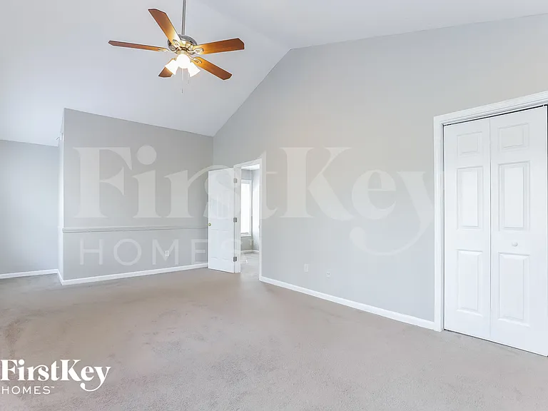 9215 Fleetwood Trl — Photo 7