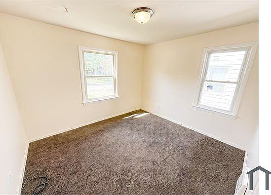 3rd image of 15901 Lotus Dr