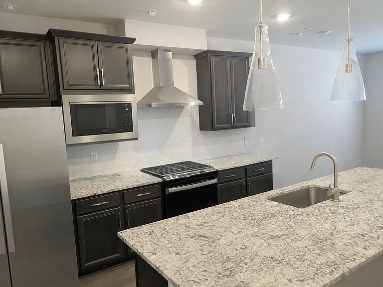 2705 Bear Springs Cir — Photo 2