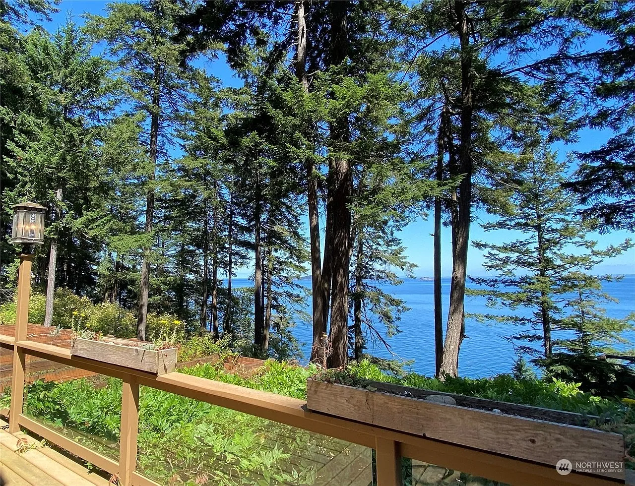 3 bed, 3.0 bath, 4864 sqft, $5,500 — Photo 4