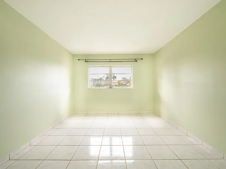 2200 E Hallandale Beach Blvd #202 — Photo 19