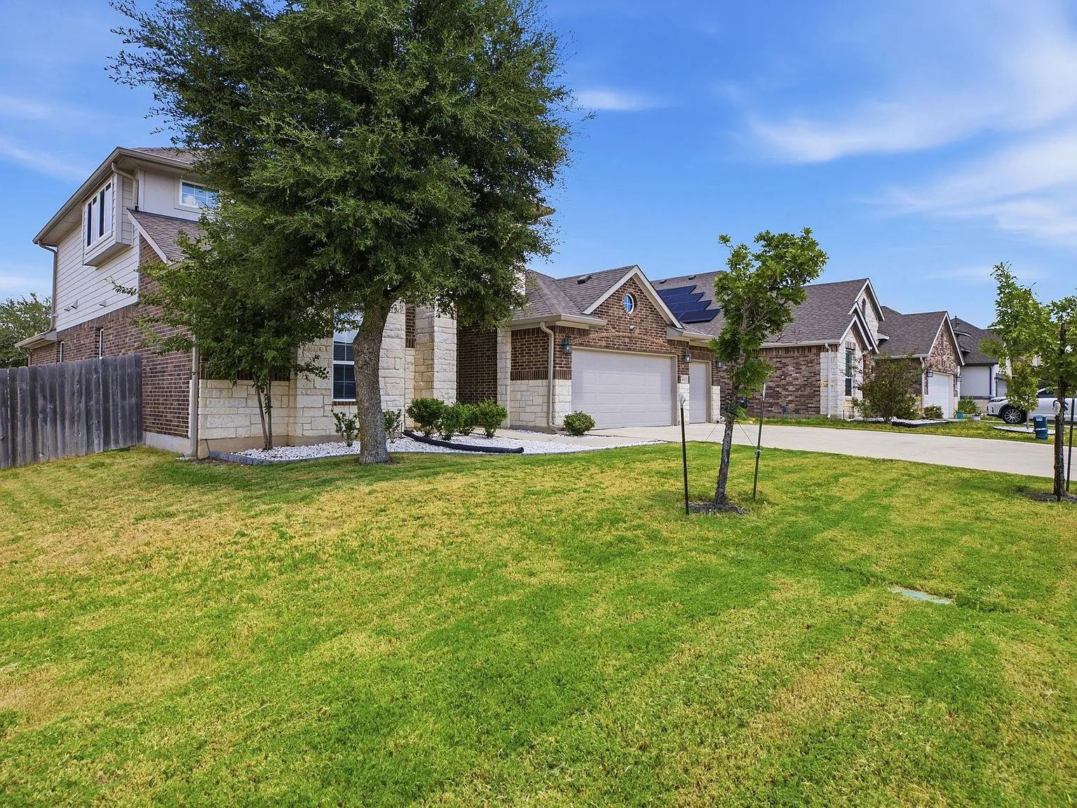 4 bed, 3.0 bath, 2651 sqft, $3,000 — Photo 3
