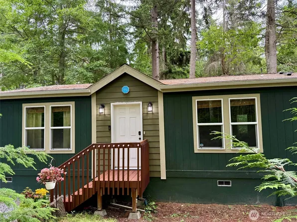 1376 Silver Lake Road, Oak Harbor, WA 98277