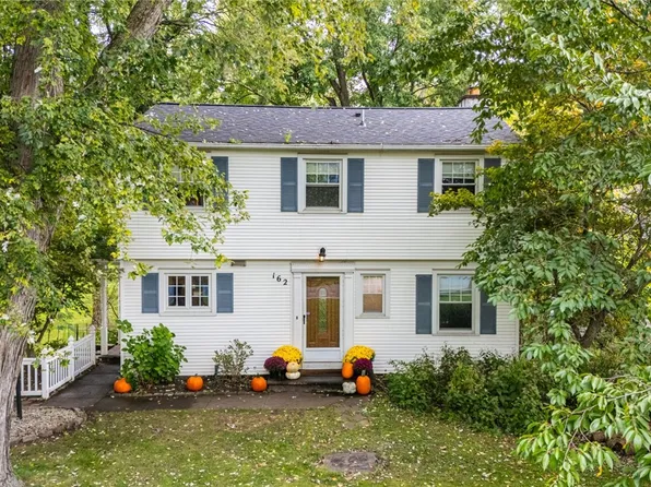 162 Midvale Dr, Fairport, NY 14450
