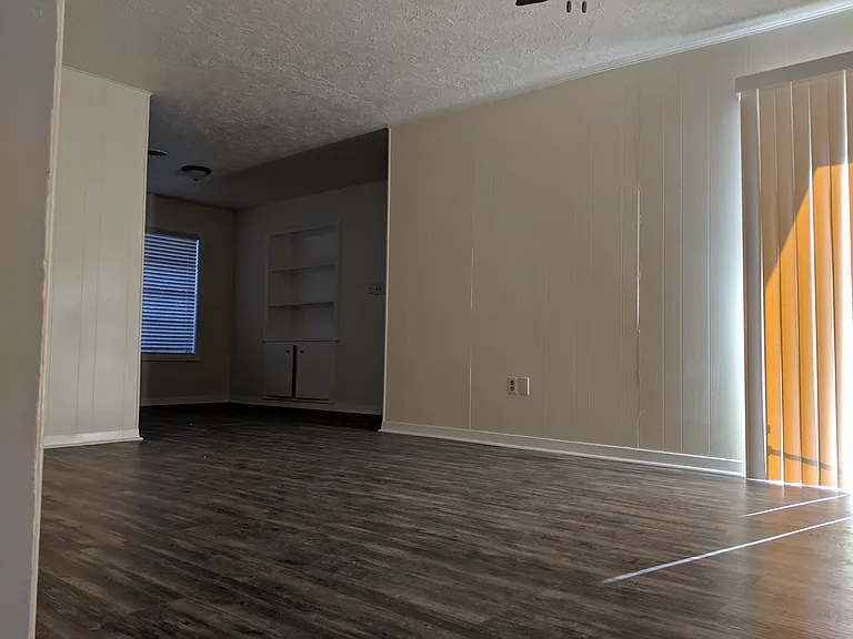 300 Francis Dr — Photo 10