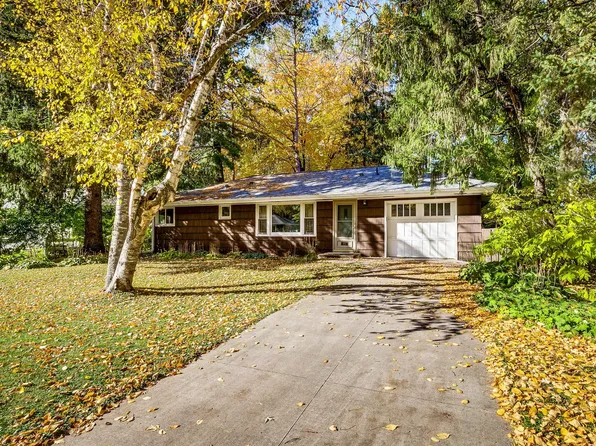 1953 Tatum St, Roseville, MN 55113