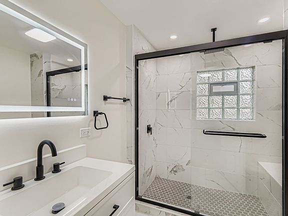 5th image of 6755 Maple Ct