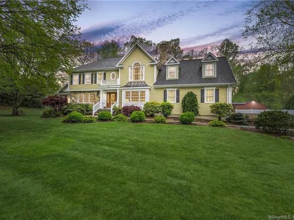 33 Ledgewood Road, Shelton, CT 06484