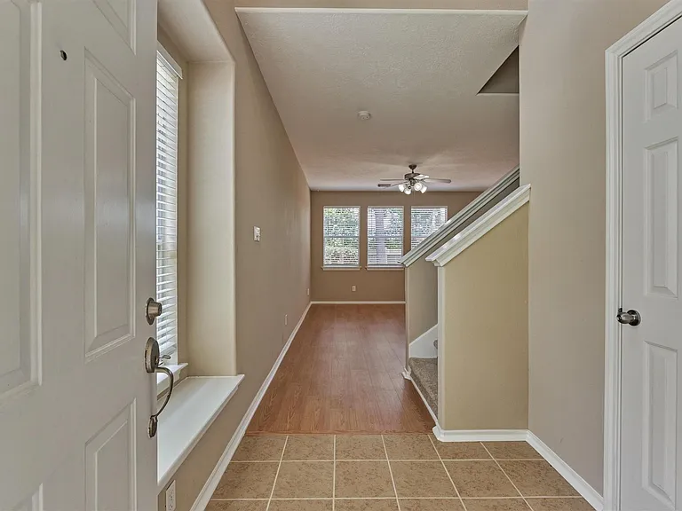106 E Stedhill Loop — Photo 4