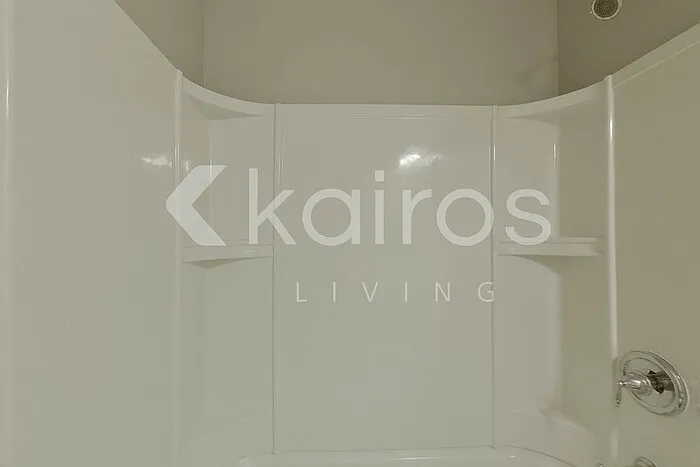 220 Long Island Dr — Photo 8