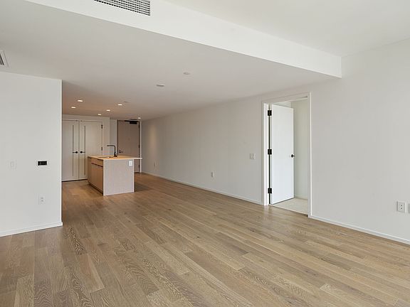 4th image of 333 Ward Ave #1711