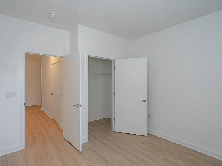 Wrighthaven Square Apartments — Photo 71