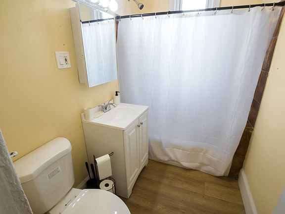 5th image of 3822 W Congress Pkwy #2