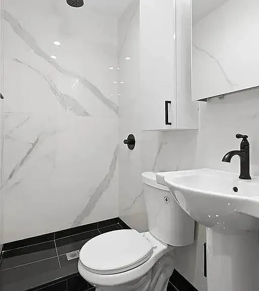 502 E 12th St #2A — Photo 5