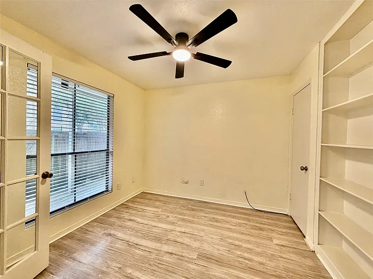 2120 Wilcrest Dr #121 — Photo 21