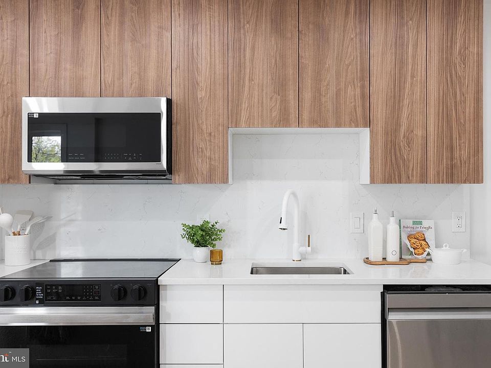 1st image of 1124 Florida Ave NE #108