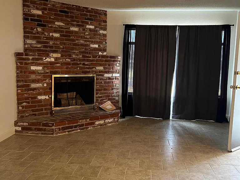 671 E San Carlos Ave — Photo 10