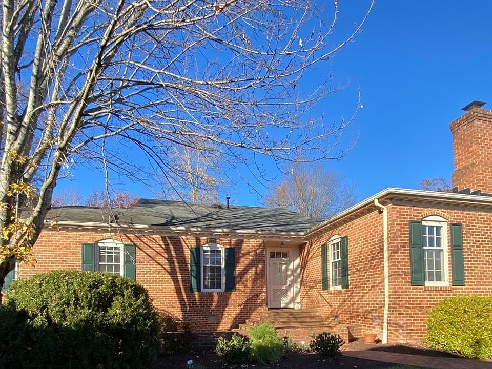1st image of 303 Barkley Ct