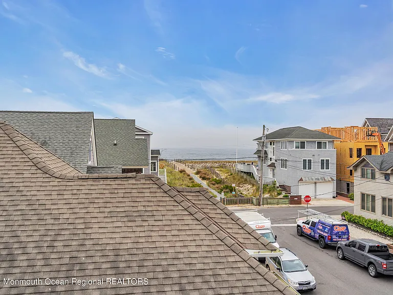 32 3rd Ave — Photo 7