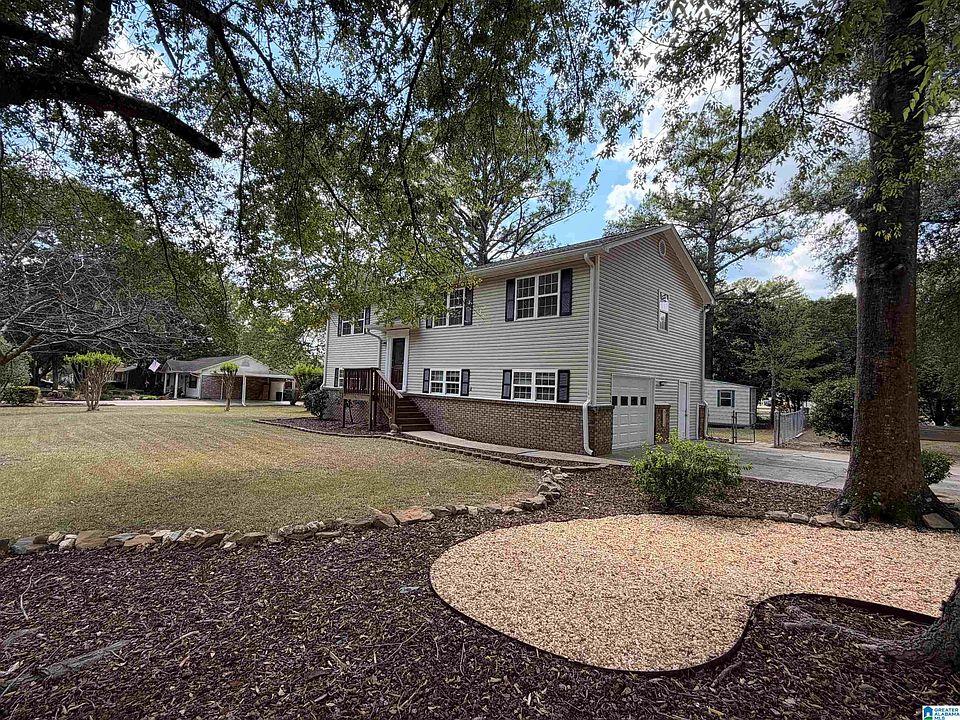 2nd image of 5120 Shamrock Dr