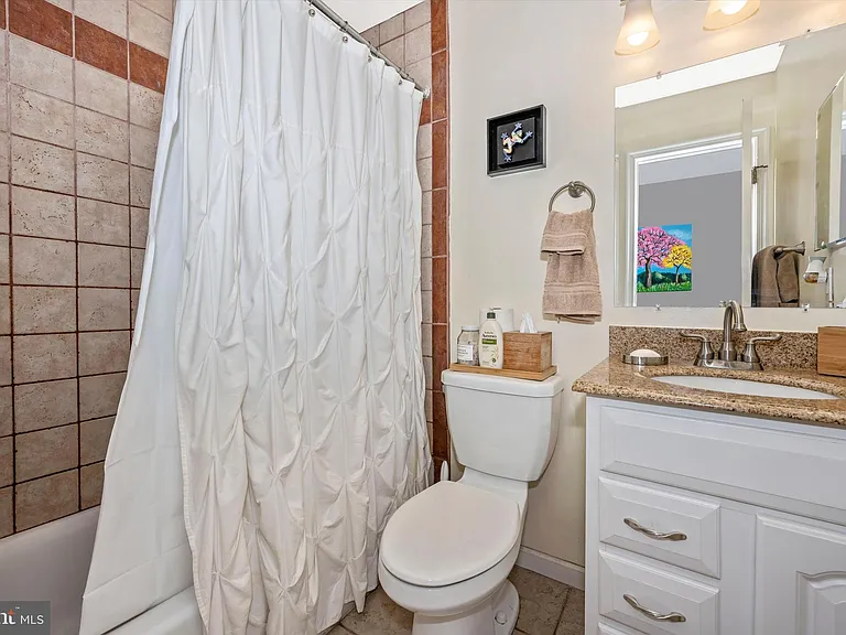 6402 Montrose Rd — Photo 25