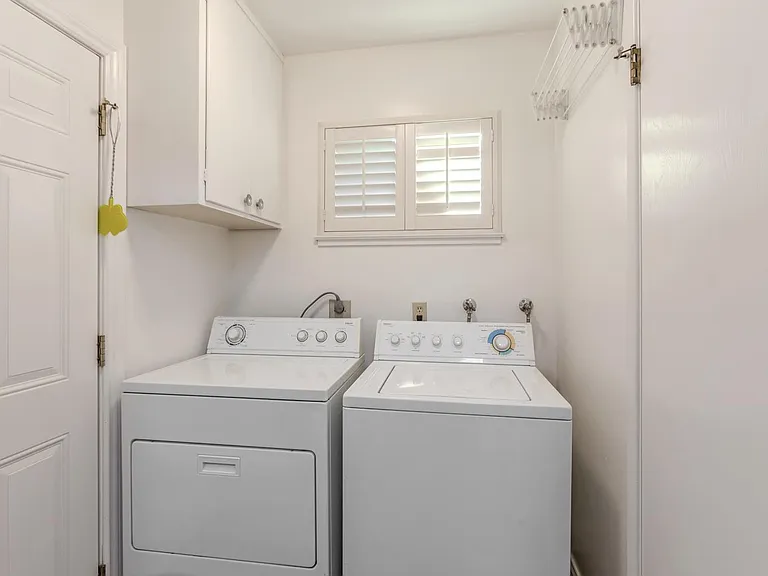 1483 Koch Ln — Photo 11