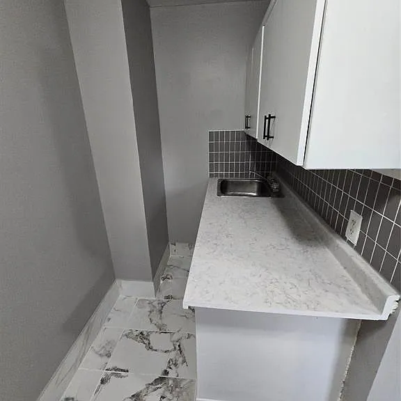 924 Pierre Ave — Photo 6