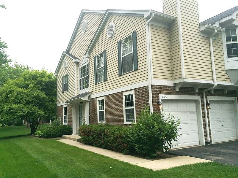 1st image of 935 Ann Arbor Ln