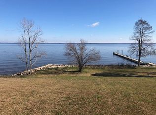 2 Bentley Ln, New Bern, NC 28560