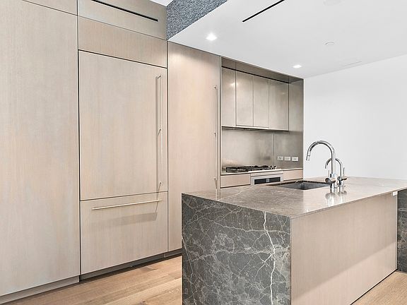 3rd image of 21 W 20th St Fl 8