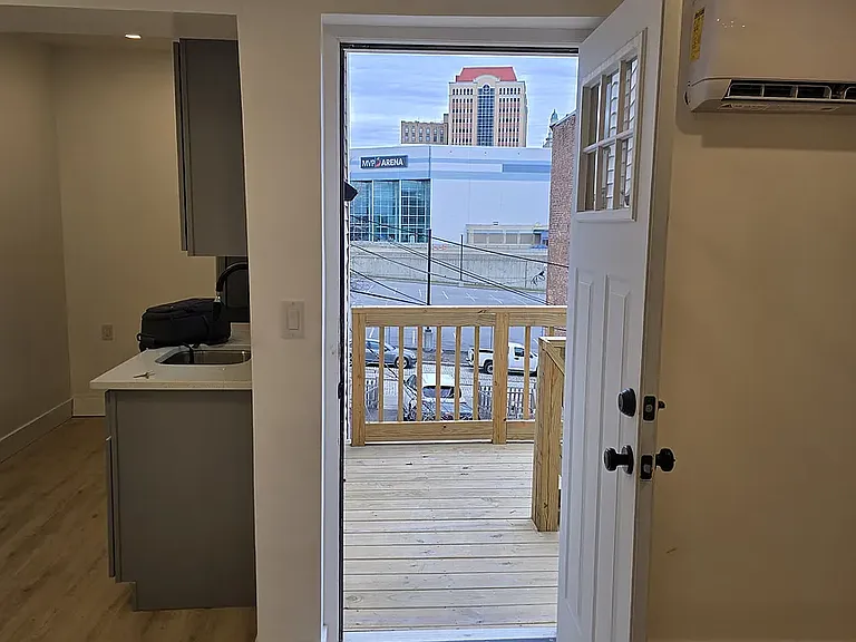 31 Van Zandt St #2 — Photo 9