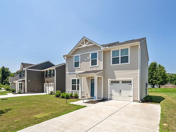 3rd image of 216 Highland Station Dr