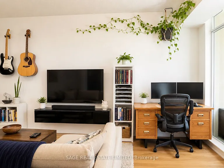 21 Grand Magazine St #305 — Photo 2